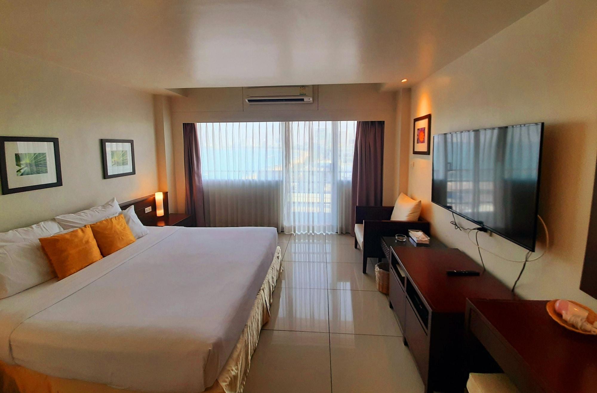 Grand Hotel Pattaya Extérieur photo