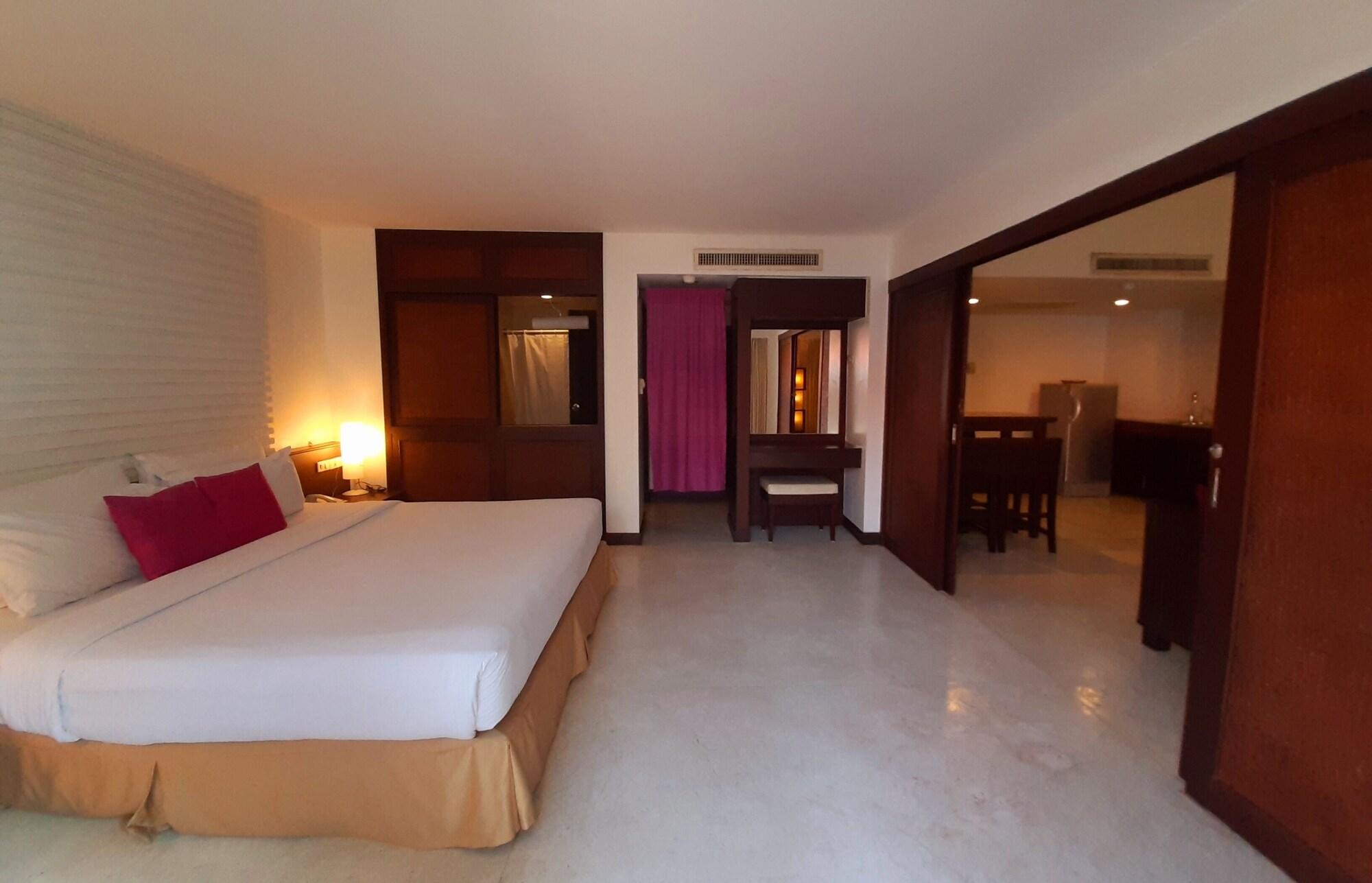 Grand Hotel Pattaya Extérieur photo