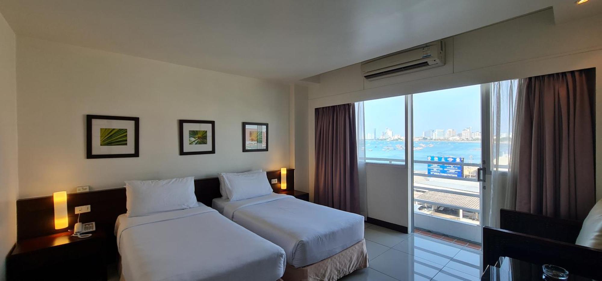Grand Hotel Pattaya Extérieur photo